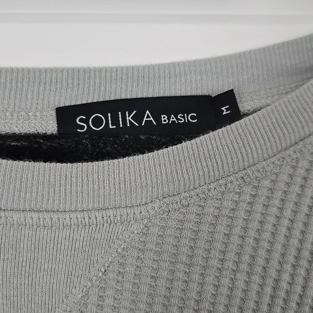 Solika Crop Top - Picture 2 of 4